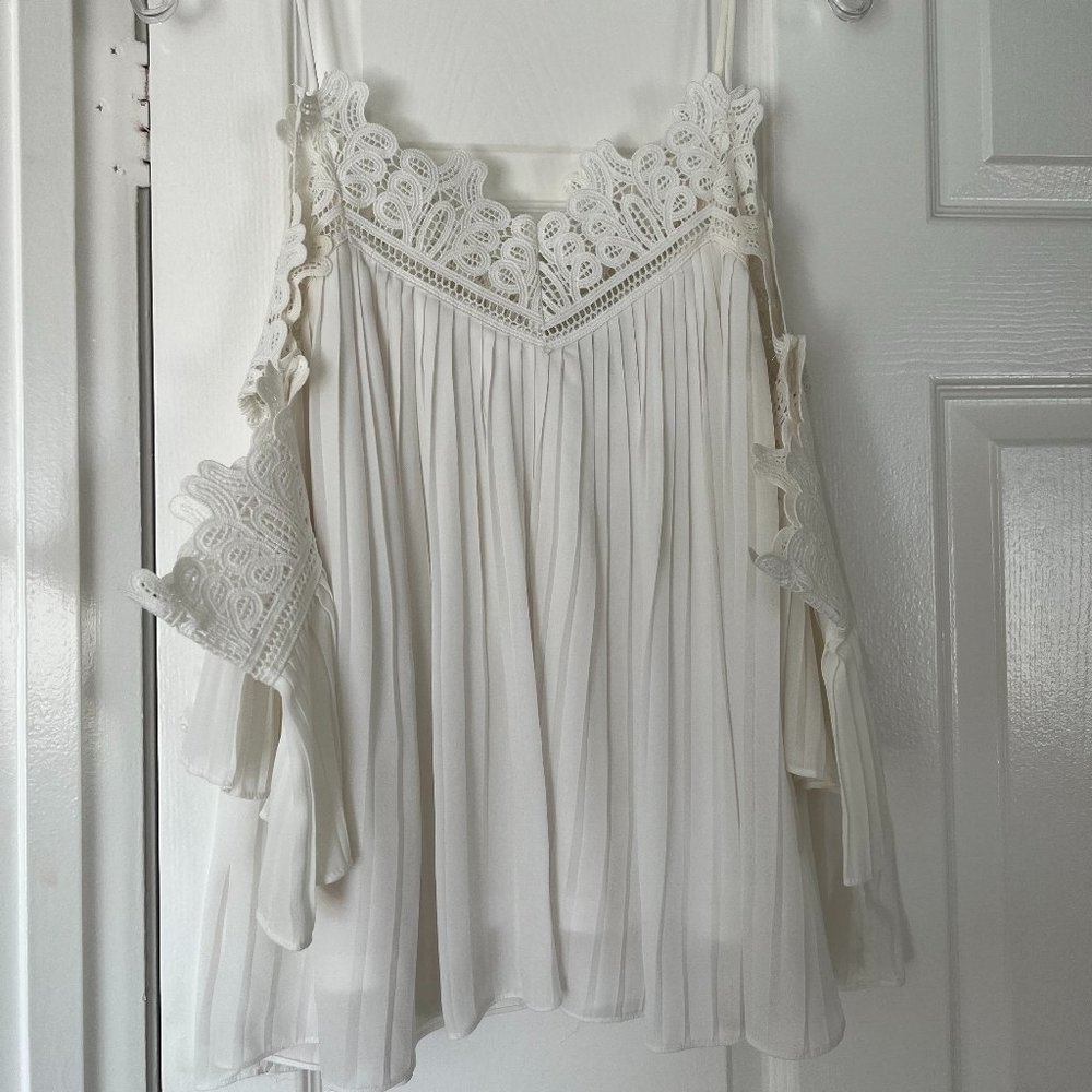 Aqua white top